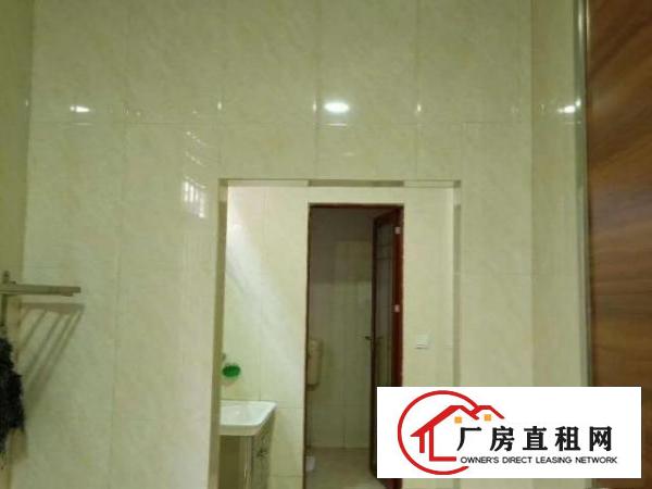  观澜新田观平路旁一楼厂房仓库便宜租