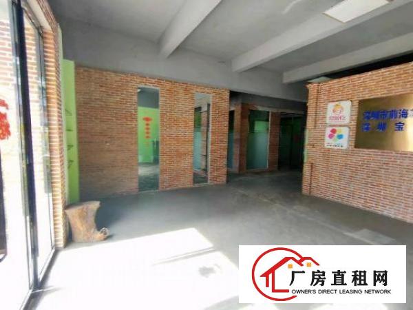  观澜松元环观中路边，轻轨站旁一楼800平方，有办公室装修
