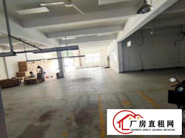  观澜松元环观中路边，轻轨站旁一楼800平方，有办公室装修