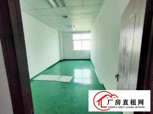  观澜新田观平路边工业区内三楼精装修800平方，大小可分租