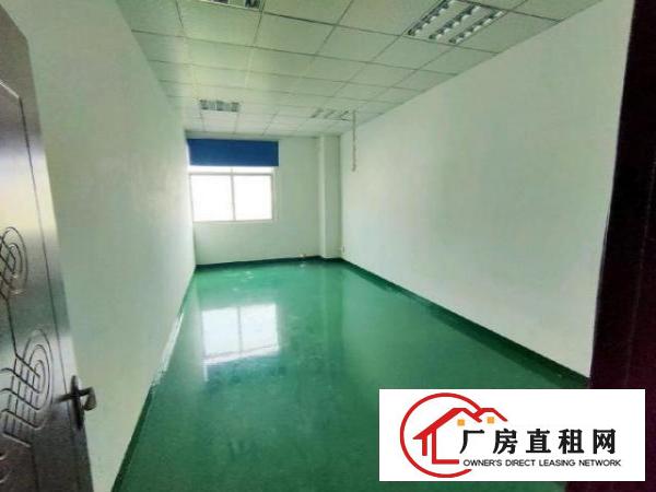  观澜新田观平路边工业区内三楼精装修800平方，大小可分租