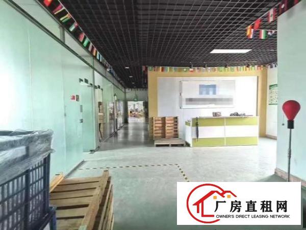  观澜轻轨站边新出楼上700平方，豪华装修，无需转让费，月底空