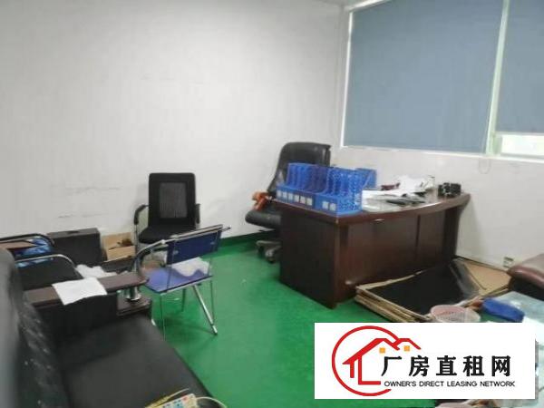  观澜轻轨站边新出楼上700平方，豪华装修，无需转让费，月底空
