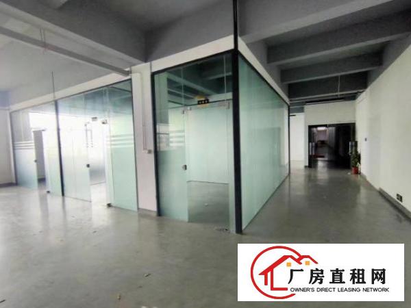  观澜轻轨站附近，花园式园区楼上精装修800，现成办公室装修