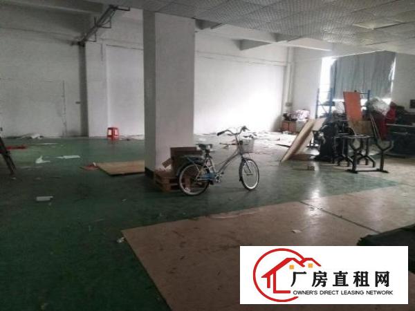  观澜高新产业园楼上650平出租有现成办公和前台