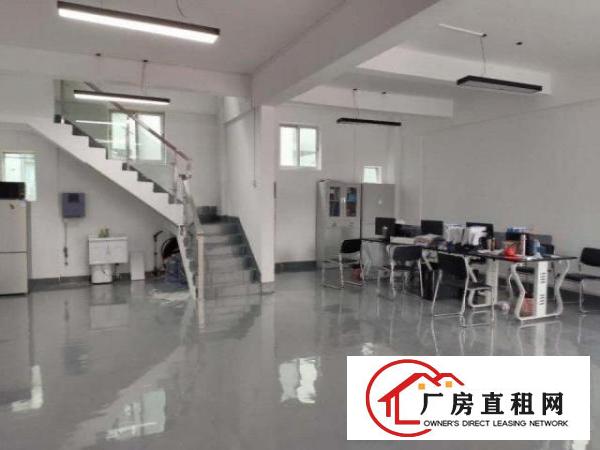  新出深圳观澜工业区一二楼1500方，带办公室，空地大可进大车