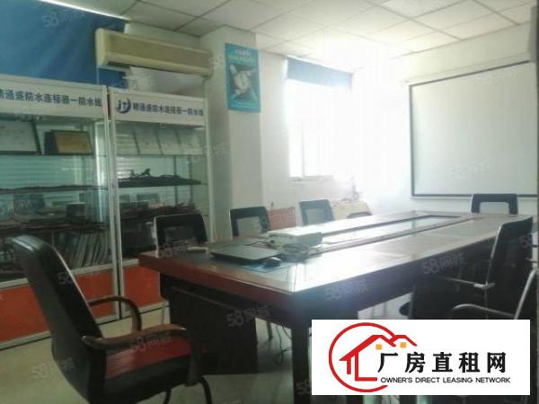  观澜福民新出楼上1100平方带精装厂房出租