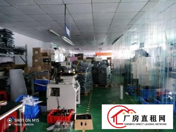  观澜工业园厂房二楼500平方出租，两间办公室一间仓库。