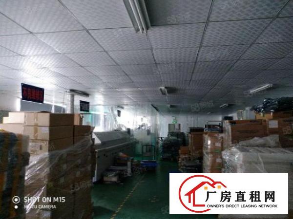  观澜工业园厂房二楼500平方出租，两间办公室一间仓库。