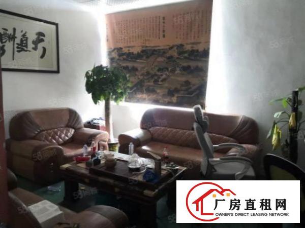  福前路边三楼1050平米现成精装修已空水电齐全