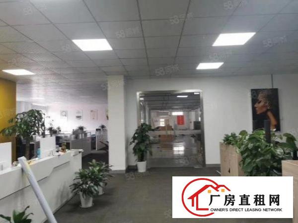  龙华区观澜环观南路旁2600平带装修可分租厂房出租