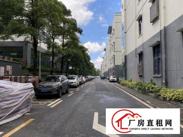  出租|观澜梅观高速口新出楼上850平方厂房豪华装修