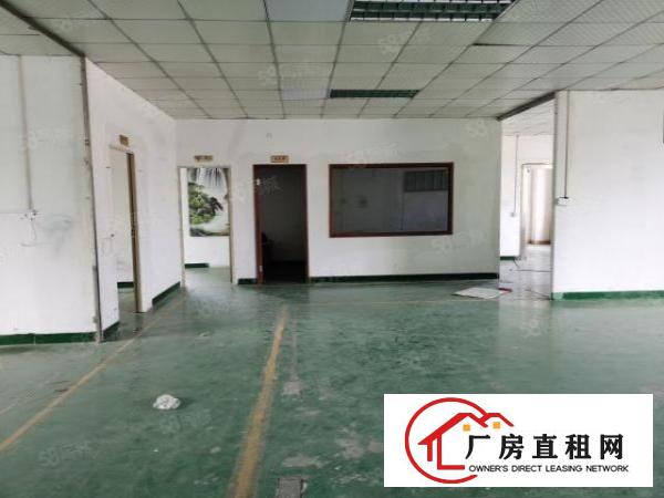  龙华区观澜靠近龙观快线附近楼上带办公室装修标准厂房招租。