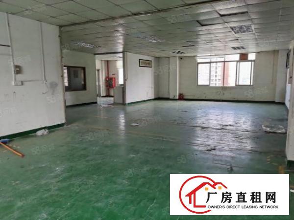  龙华区观澜靠近龙观快线附近楼上带办公室装修标准厂房招租。