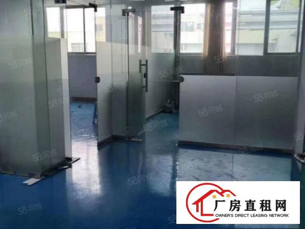 观澜牛湖环观南路边楼上是带办公室装修标准厂房招租。