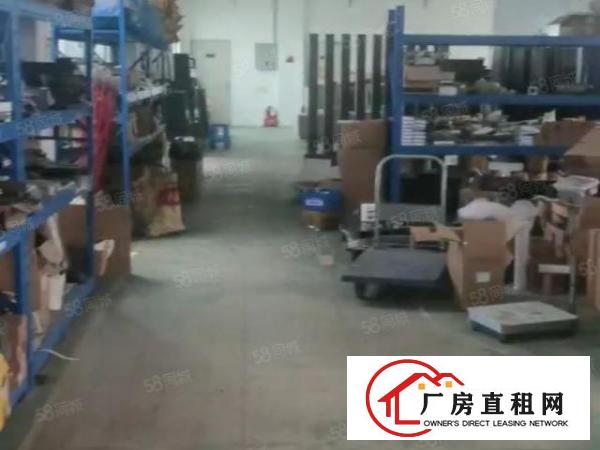  观澜楼上带装修厂房750平方，送300平方露台，水电齐全