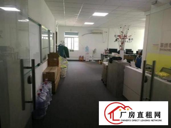  办公室招租有大小间可选，办公用品齐全，电商可直接办公，