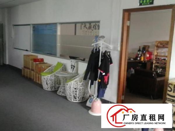  办公室招租有大小间可选，办公用品齐全，电商可直接办公，