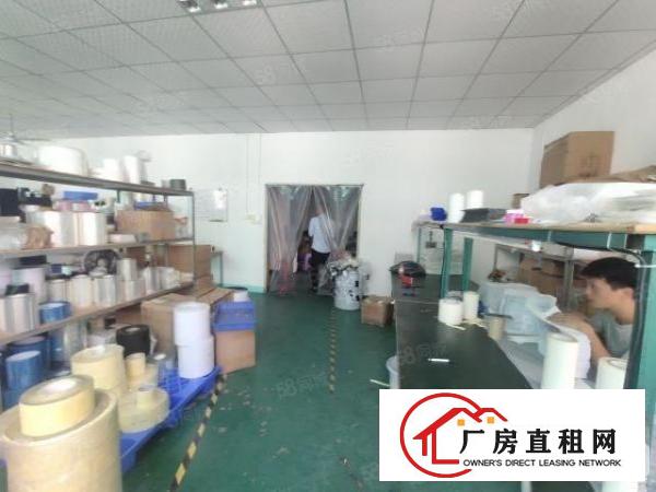  西乡，固戍，航城大道旁，楼上带装修350平厂房出租，水电到位