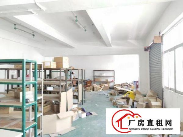  西乡，鹤洲靠近洲石路边上，新出楼上厂房875平，带精装修空调