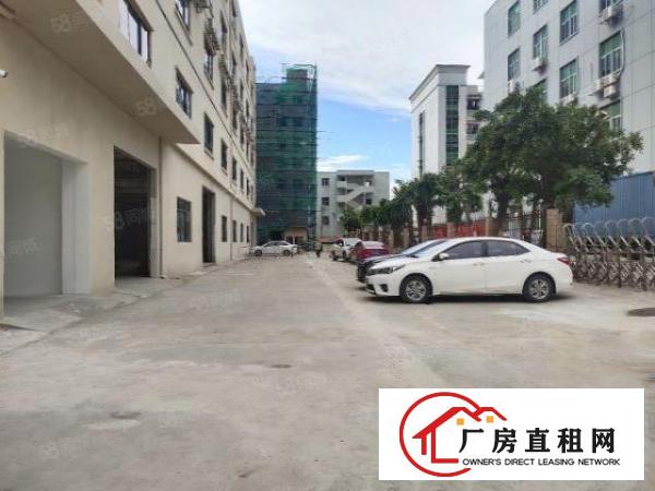  西乡，固戍地铁站，楼上带装修家私220平办公仓库，免费停车！