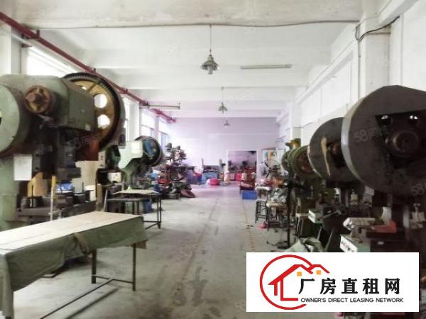  西乡簕竹角，洲石路，一楼带装修680平工业厂房出租，租金33