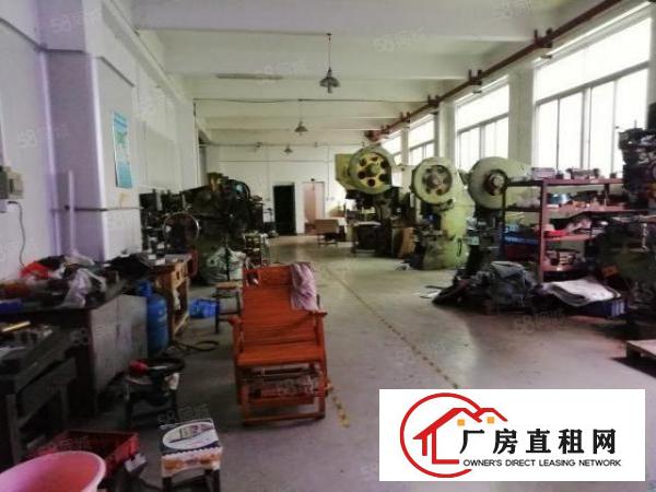  西乡簕竹角，洲石路，一楼带装修680平工业厂房出租，租金33