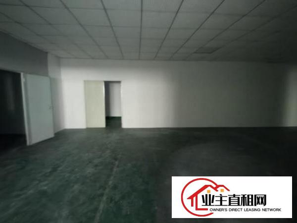  靠近主要交通干道，形象好，易招工