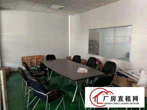  福永桥头地铁口新出楼上800平精装修厂房，无转让费