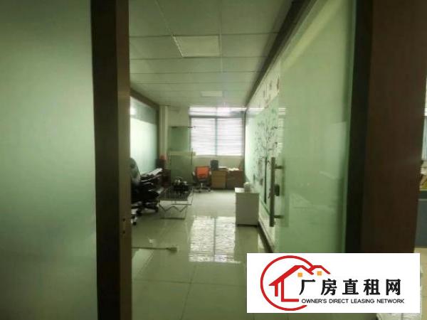 福永会展中心旁楼上1900平豪华装修厂房出租。