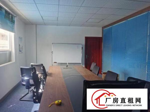  福永新出楼上精装修厂房1350平方，水电齐全，免费停车位