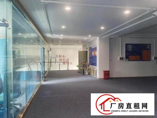  福永新出楼上精装修厂房1350平方，水电齐全，免费停车位