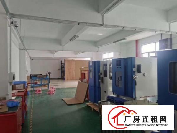  福永新出楼上精装修厂房1350平方，水电齐全，免费停车位