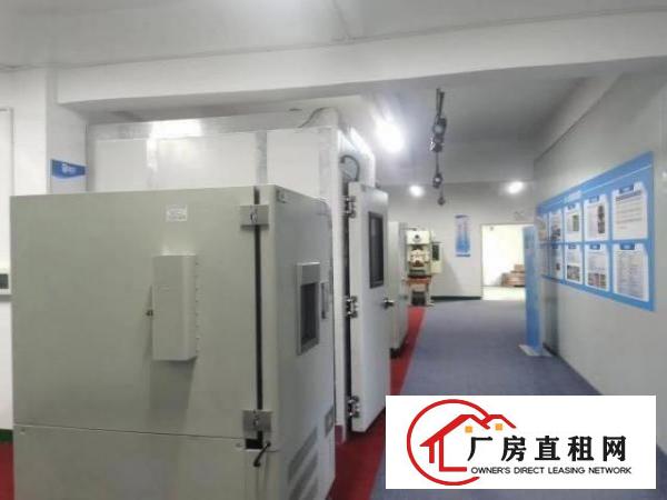  福永新出楼上精装修厂房1350平方，水电齐全，免费停车位