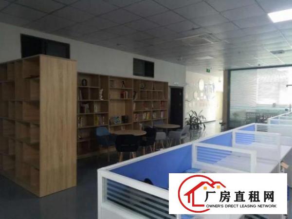  福永新出楼上精装修厂房1350平方，水电齐全，免费停车位