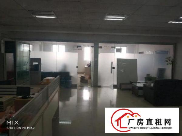  福永桥头地铁口附近600平带现成装修水电到位