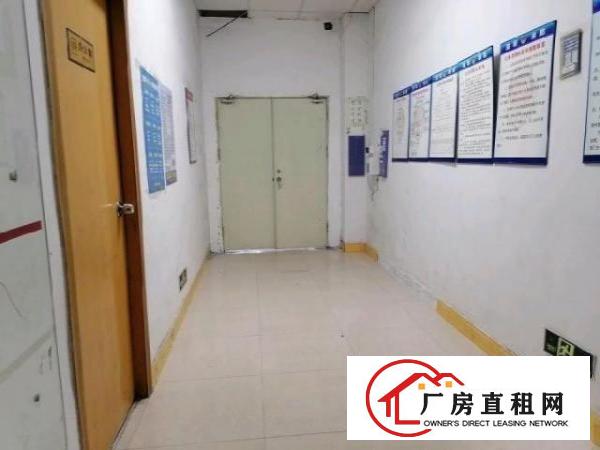  福永塘尾地铁站附近楼上带装修，配套齐全方便招工