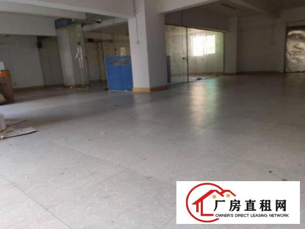  福永一楼200平，精装修可以做物流仓库，价格不高，实际实在