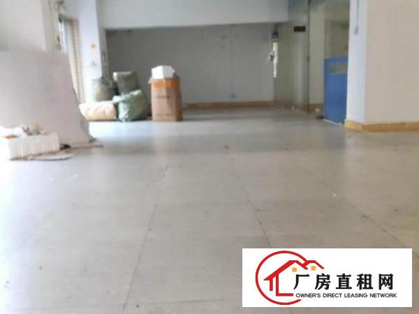  福永一楼200平，精装修可以做物流仓库，价格不高，实际实在