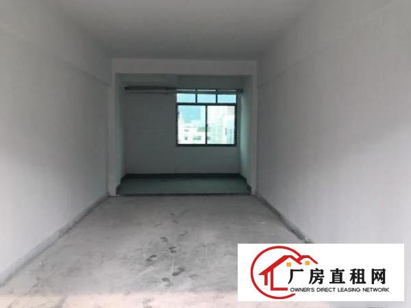  宝安福永107国道边楼上2000元简装厂房仓库出租
