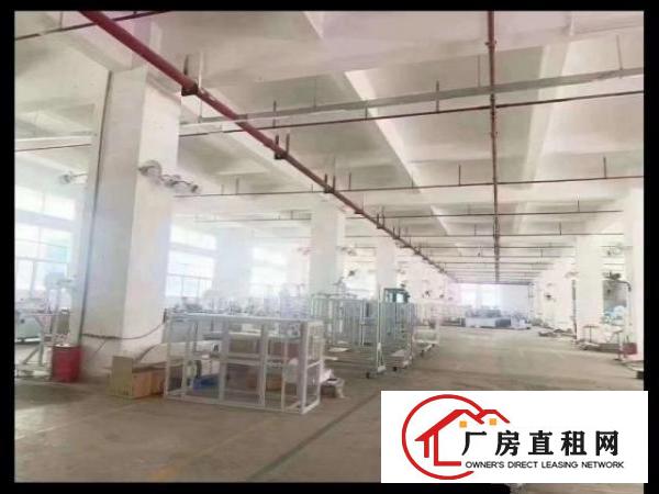  福永消防批文，标准重工业厂房，楼层高度6米。停车位充足！