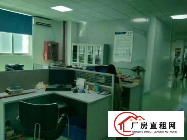  精装修无需转让费，原房东，公摊小，地铁口附近。