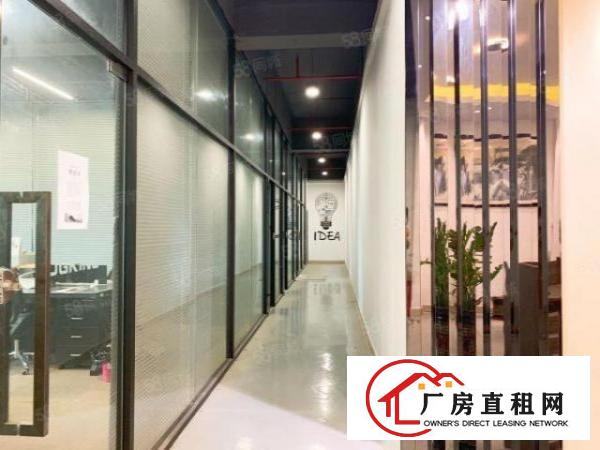  福永沿江高速口楼上1300平方带精装修厂房