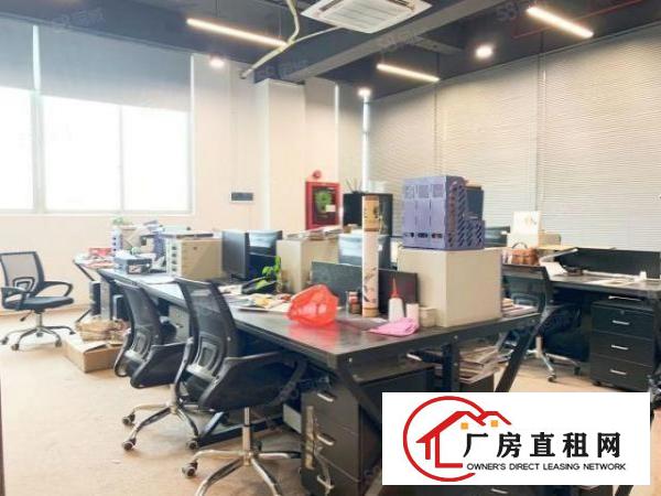  福永沿江高速口楼上1300平方带精装修厂房