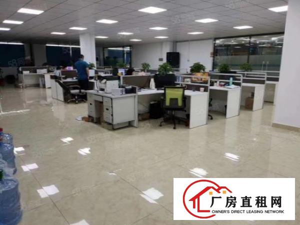  福永汽车站旁新出楼上2100平精装修厂房，好招工，位置好。