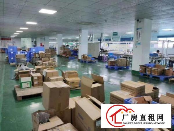  福永汽车站旁新出楼上2100平精装修厂房，好招工，位置好。