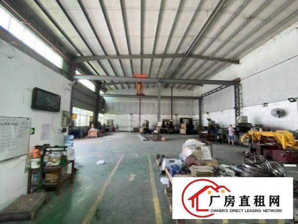  凤凰加油站附近一楼800平方，层高9米，现成行车