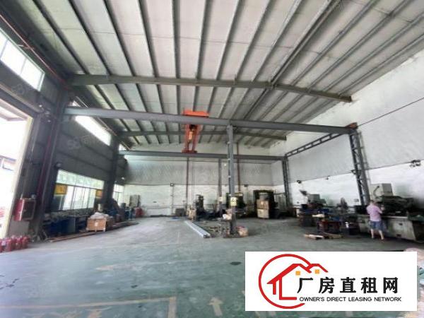  凤凰加油站附近一楼800平方，层高9米，现成行车