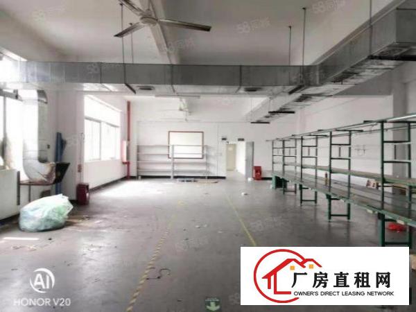  福永桥头宝安大道边地铁出口新出300平米带精装无转费厂房出租