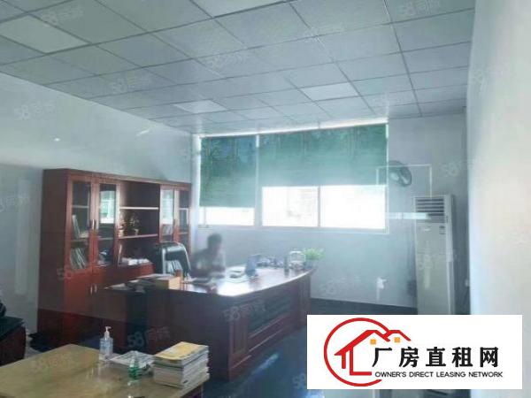  福永桥头地铁新出重工厂房楼上1590平精装出租